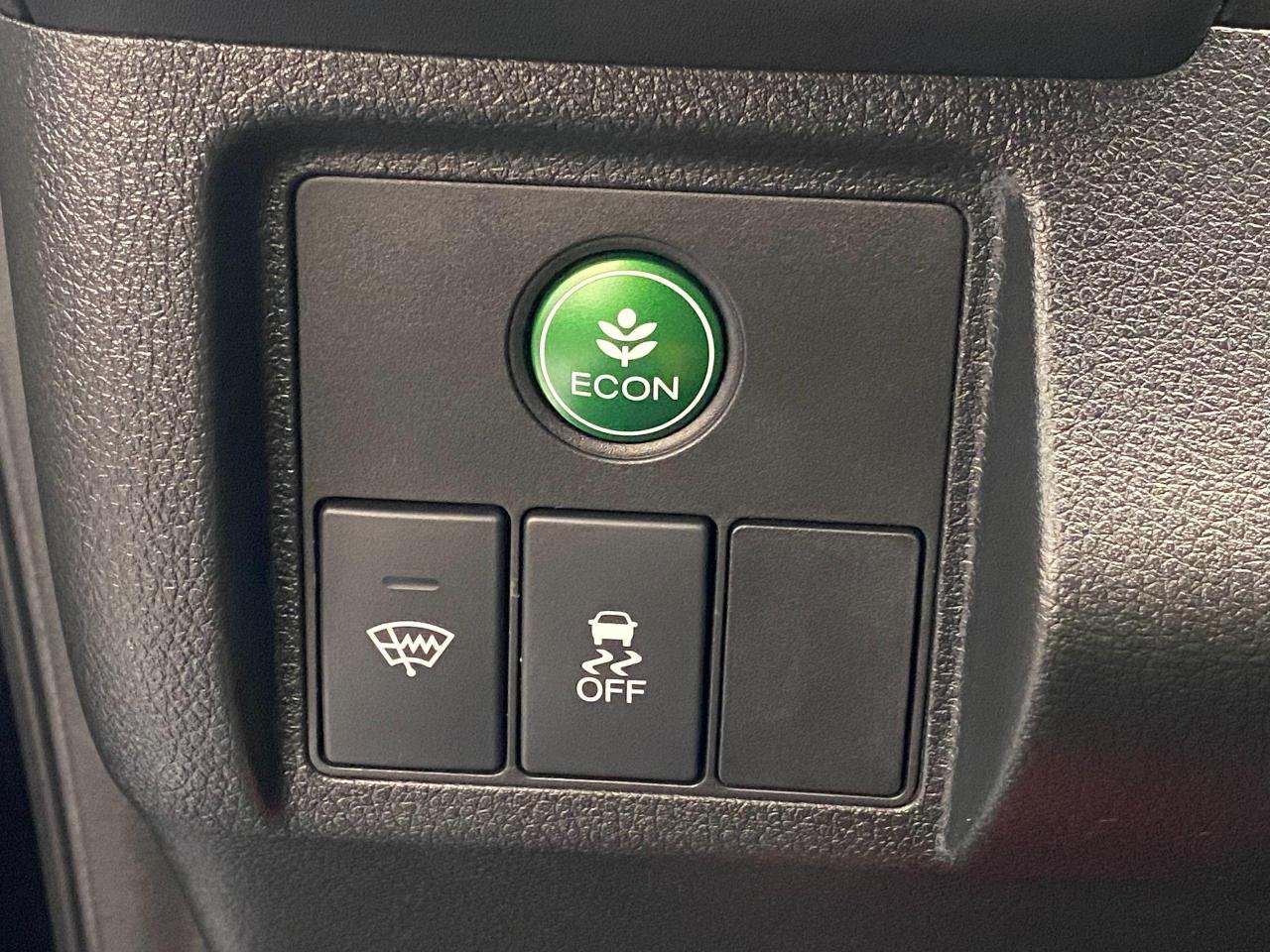 2016 Honda HR-V LX+Camera+Bluetooth+Heated Seats+Accident Free - Photo #51