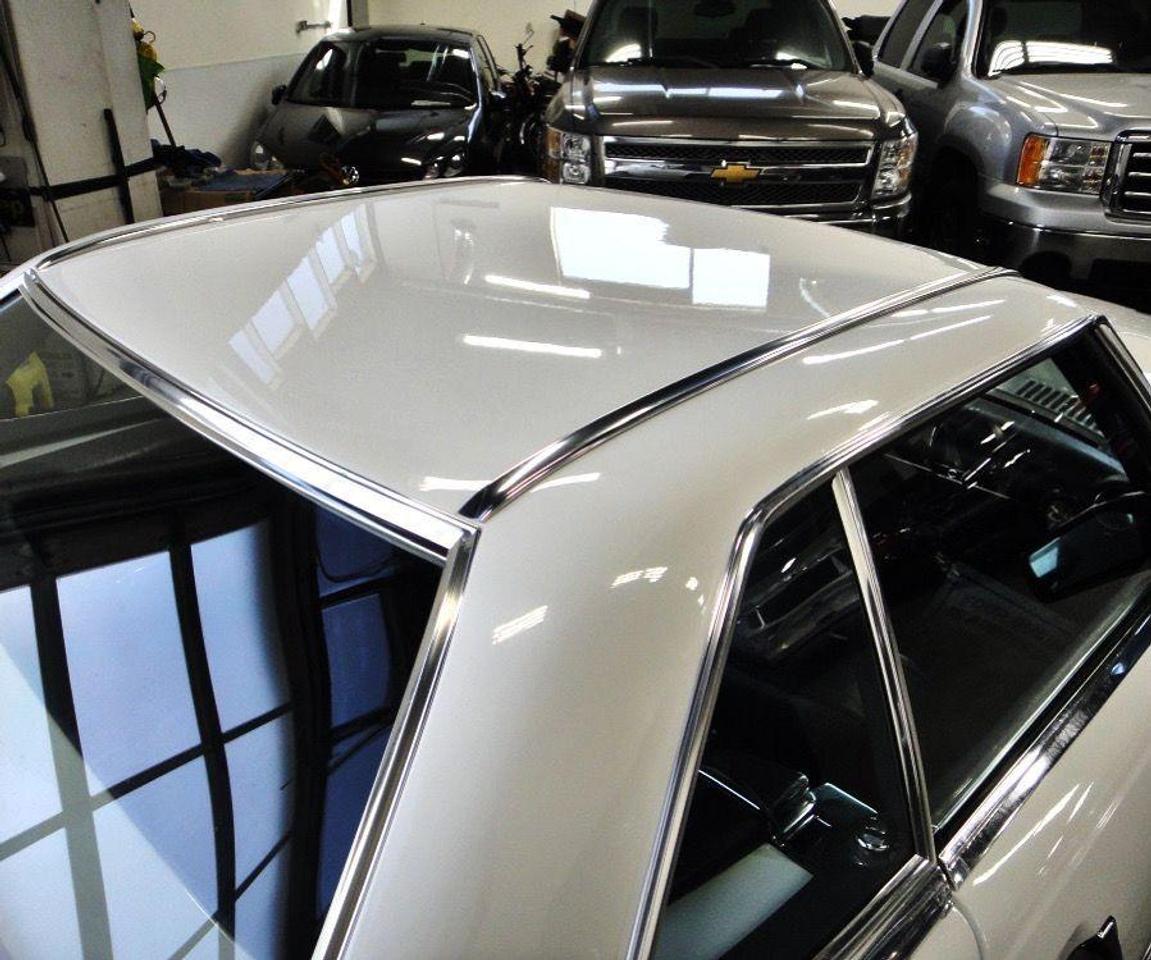 1988 Mercedes-Benz SL-Class SL 560. LOW KM, RUST FREE, MUST SEE Photo