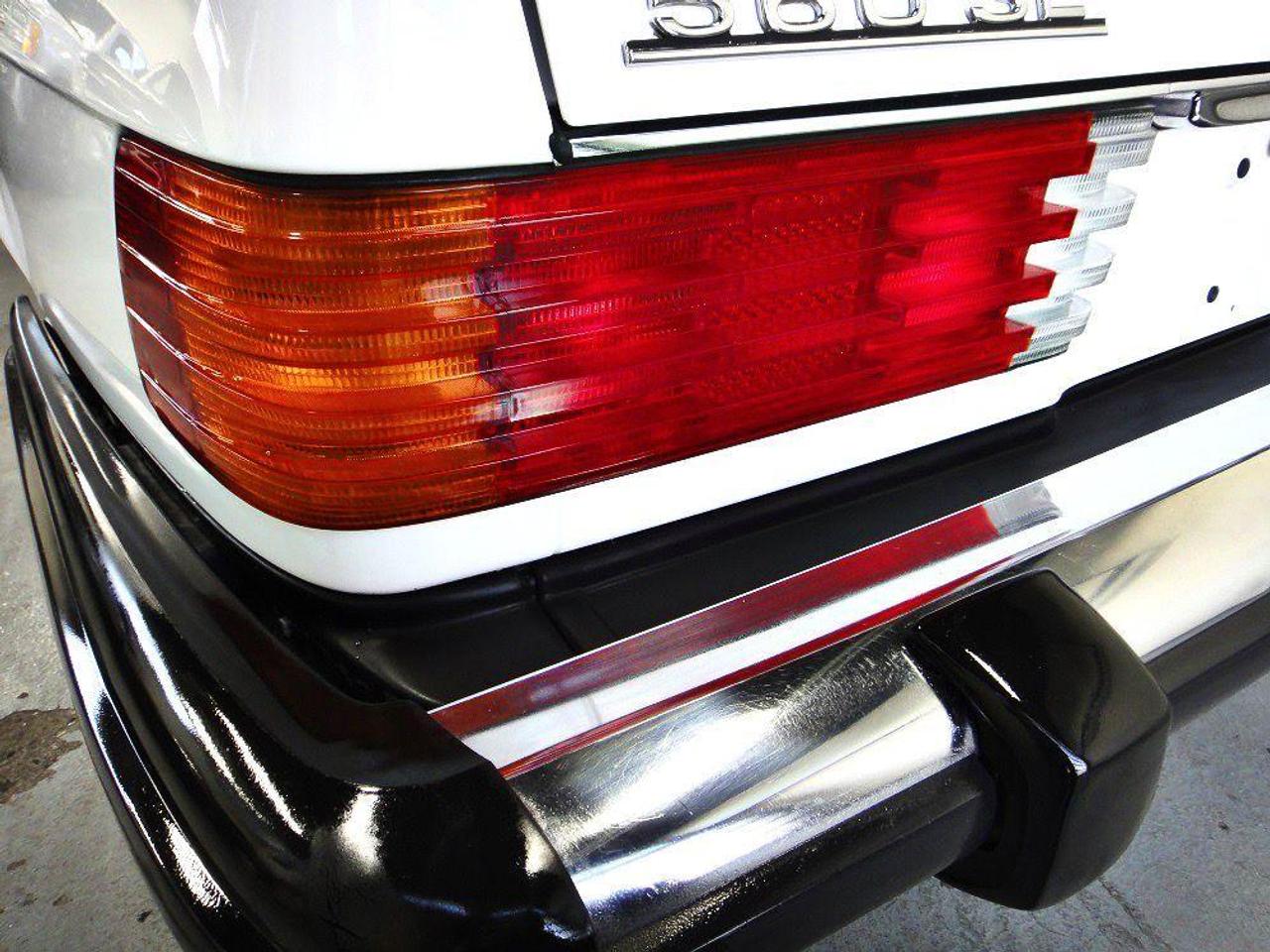 1988 Mercedes-Benz SL-Class SL 560. LOW KM, RUST FREE, MUST SEE Photo