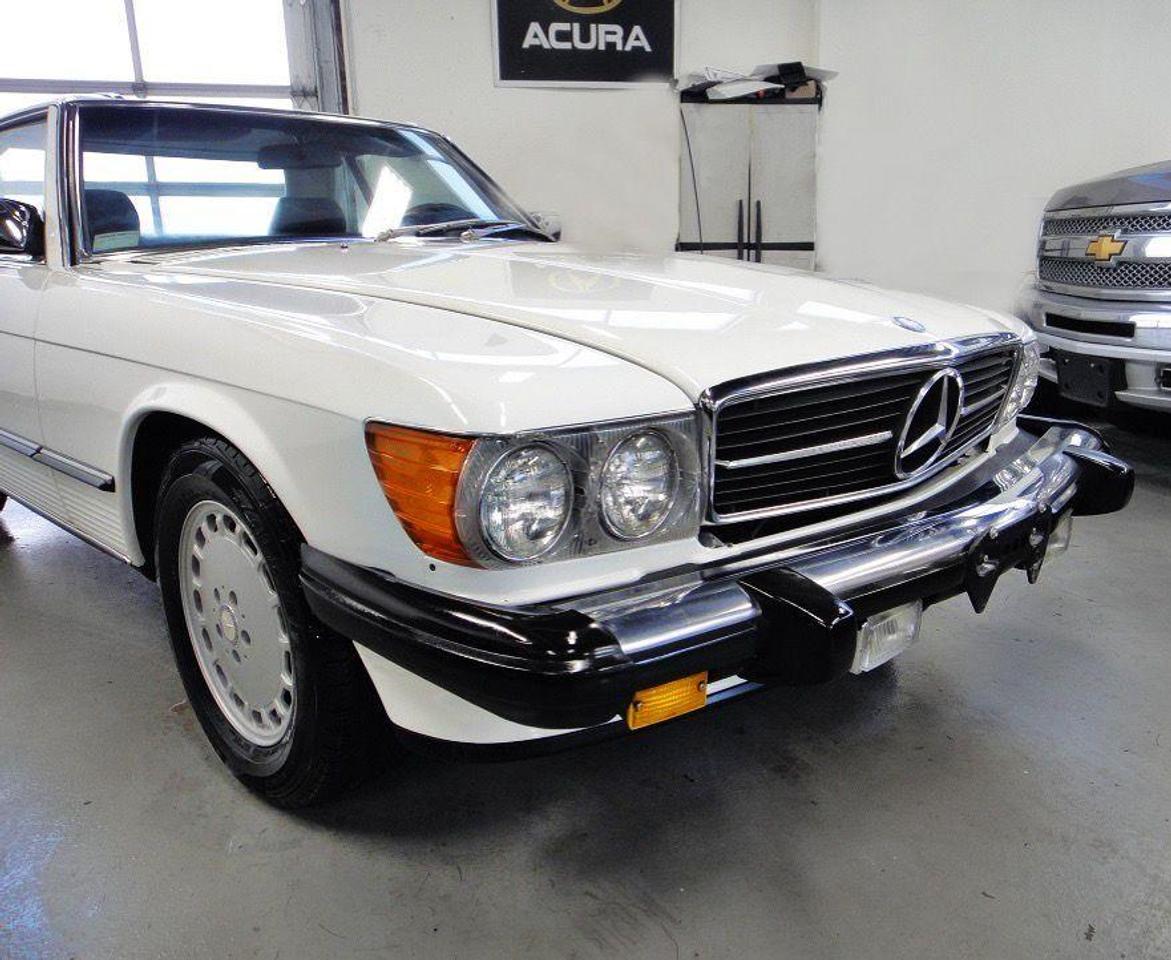 1988 Mercedes-Benz SL-Class SL 560. LOW KM, RUST FREE, MUST SEE Photo