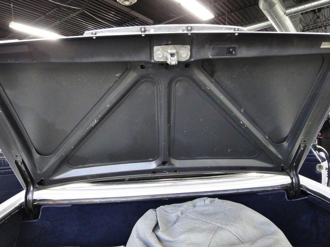 1988 Mercedes-Benz SL-Class SL 560. LOW KM, RUST FREE, MUST SEE Photo