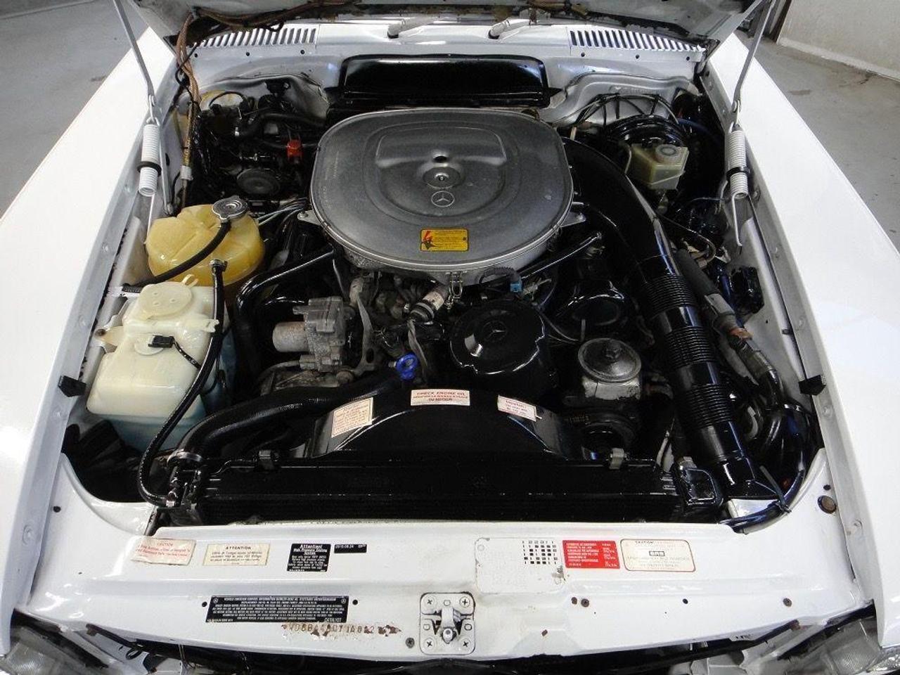 1988 Mercedes-Benz SL-Class SL 560. LOW KM, RUST FREE, MUST SEE Photo