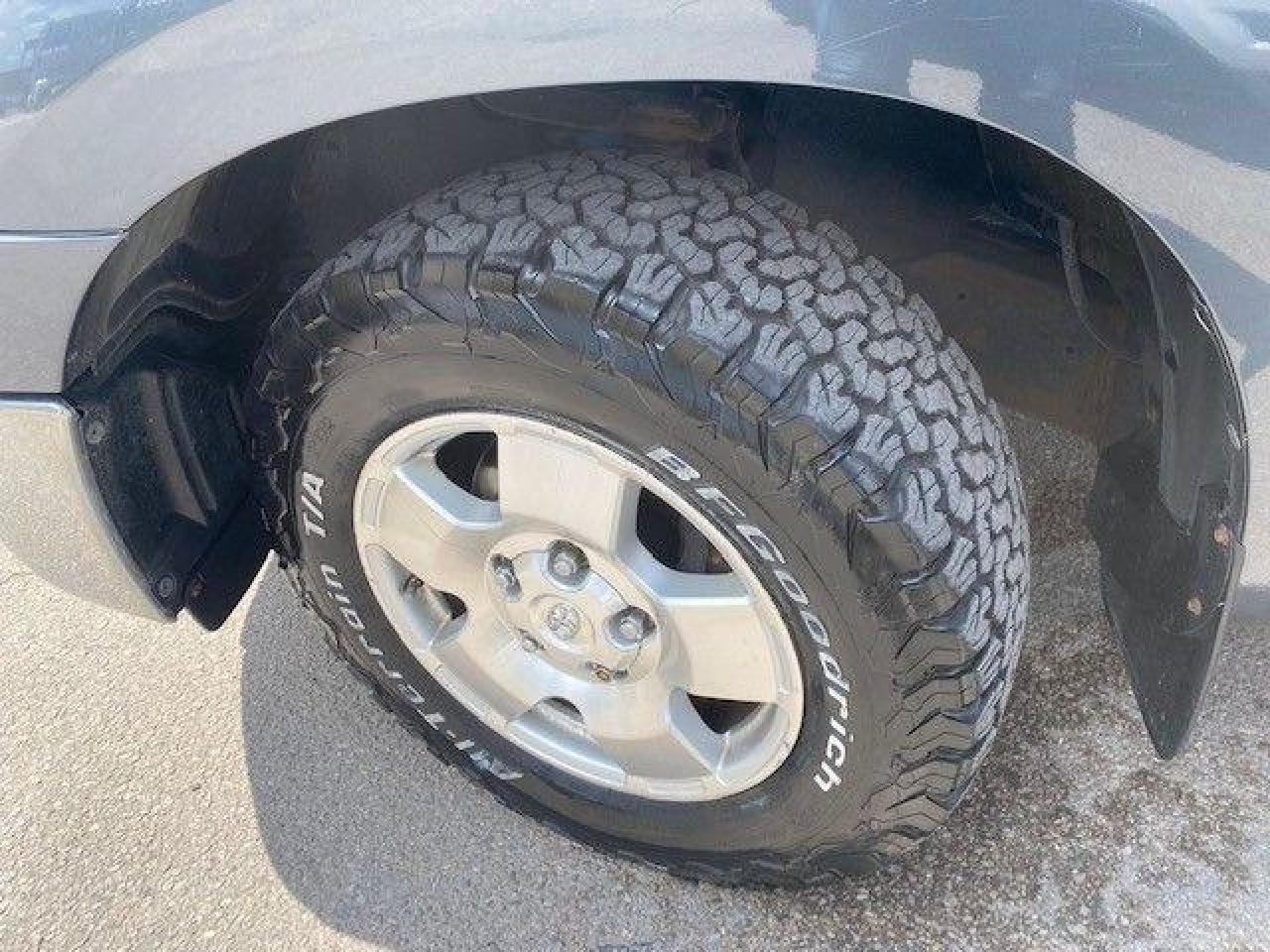 2010 Toyota Tundra Reg Cab TRD OFF ROAD Photo3