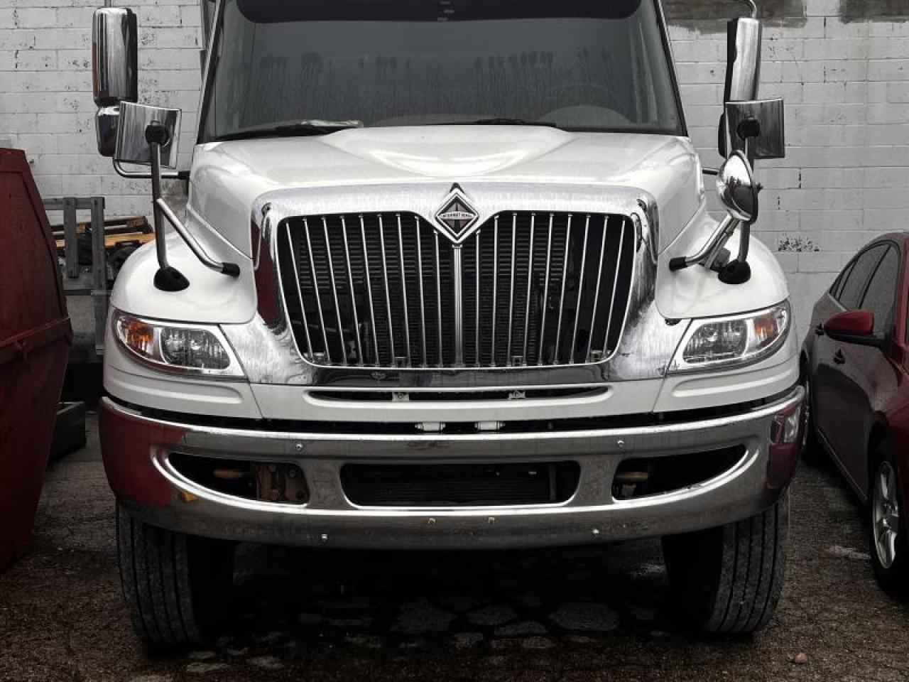 Used 2008 International Box truck  for sale in London, ON