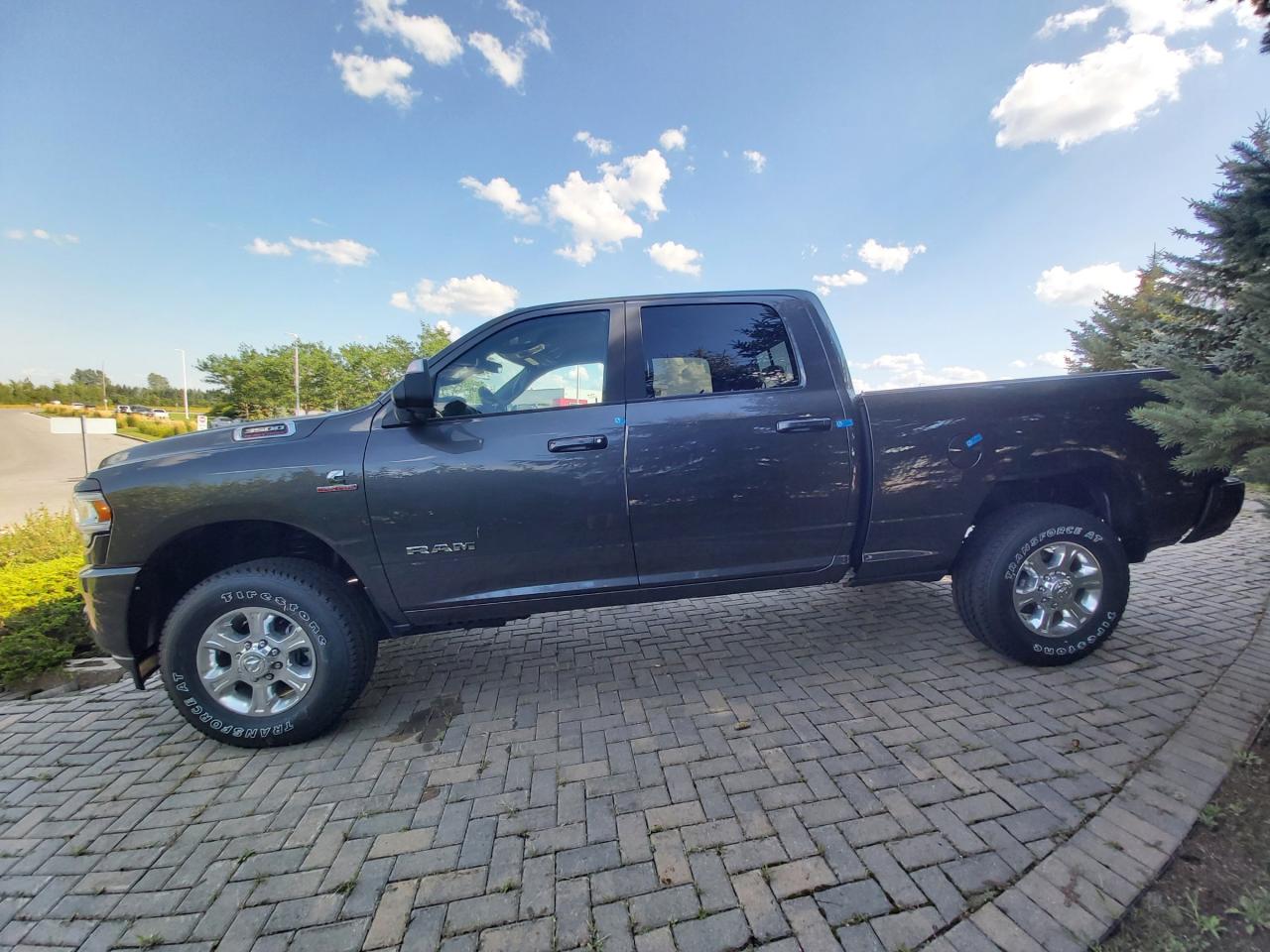2022 RAM 3500 Big Horn Photo3
