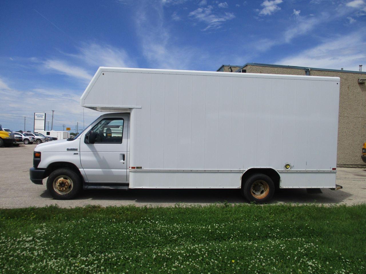 2014 Ford Econoline 