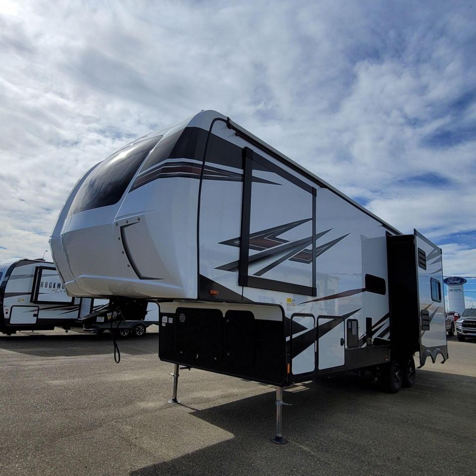 2022 Forest River XLF28DK5 TOY HAULER