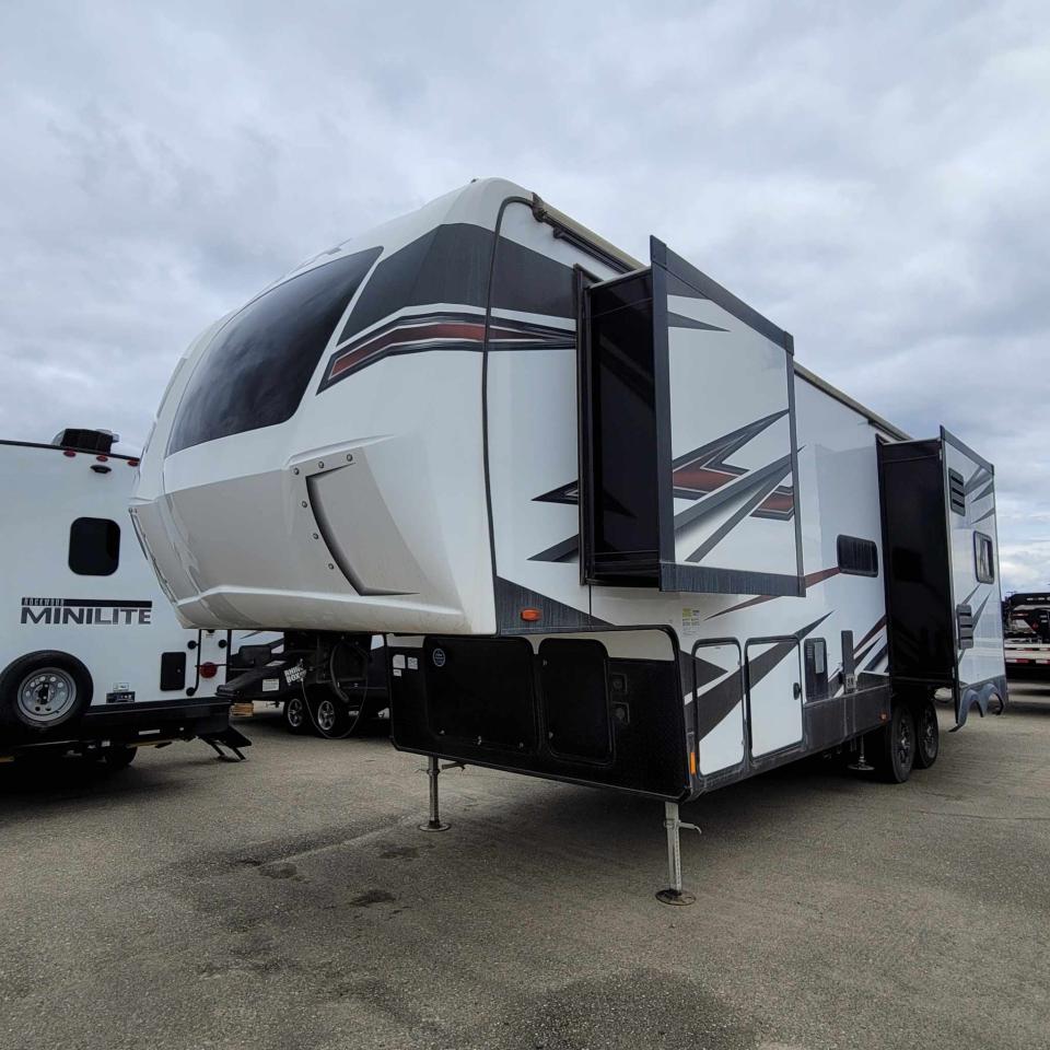2022 Forest River XLF28DK5 TOY HAULER Photo5