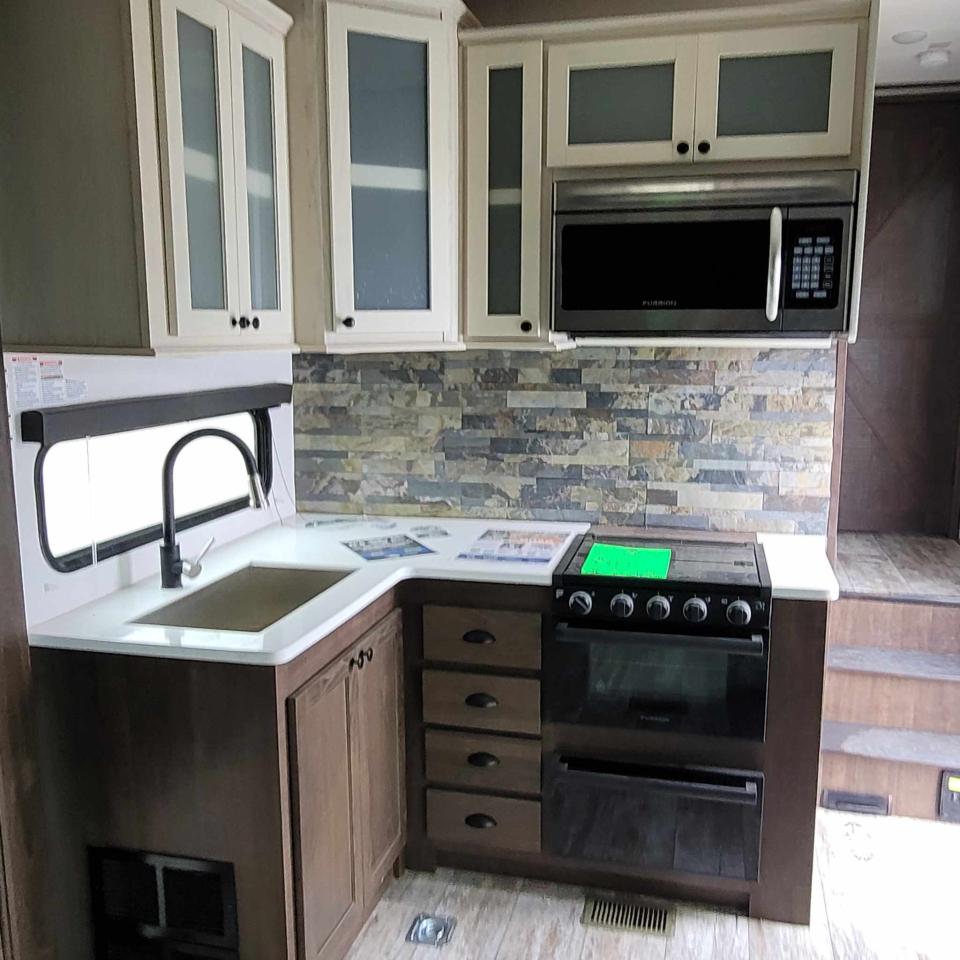 2022 Forest River XLF28DK5 TOY HAULER Photo5