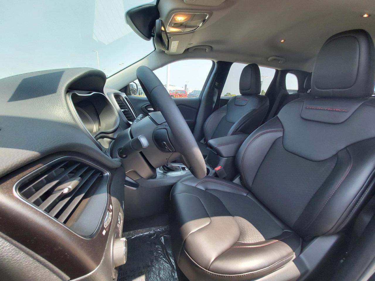 2022 Jeep Cherokee Trailhawk Photo4