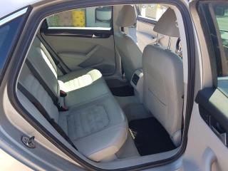 2013 Volkswagen Passat 2.0L TDI SE w/Sunroof & Nav - Photo #11