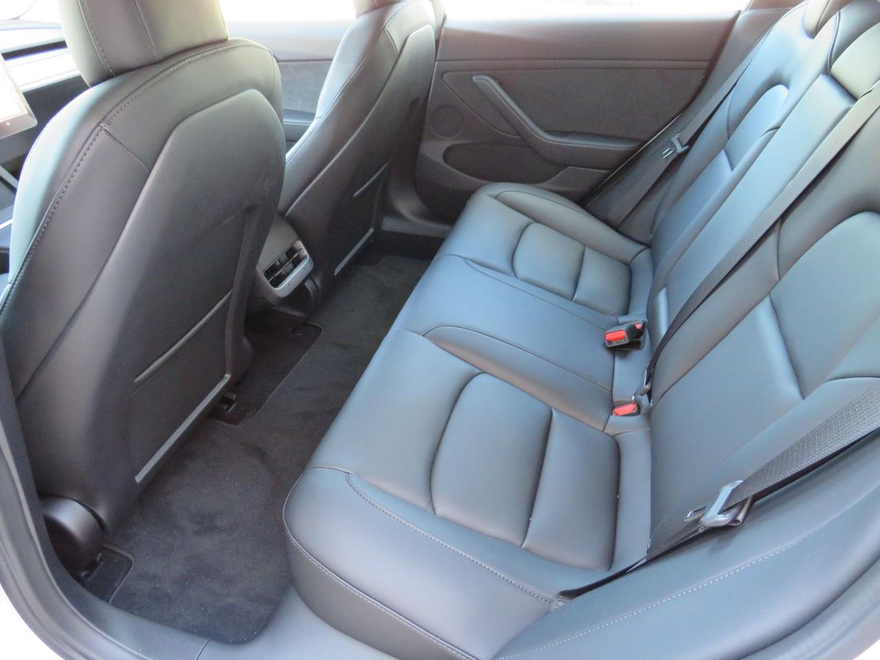 2022 Tesla Model 3 LONG RANGE (** ALLOY WHEELS** LEATHER SEATS** POWER DRIVERS/PASSENGER SEATS** AUTOPILOT** AWD**POWER HATCH** AUTO HEADLAMPS** BACKUP/SIDE CAMERAS**NAVIGATION**GLASS ROOF**) Photo