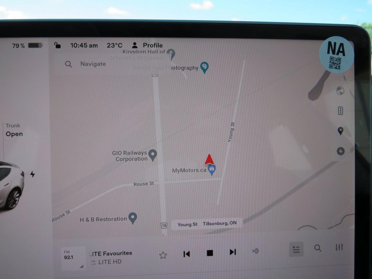 2022 Tesla Model 3 LONG RANGE (** ALLOY WHEELS** LEATHER SEATS** POWER DRIVERS/PASSENGER SEATS** AUTOPILOT** AWD**POWER HATCH** AUTO HEADLAMPS** BACKUP/SIDE CAMERAS**NAVIGATION**GLASS ROOF**) Photo