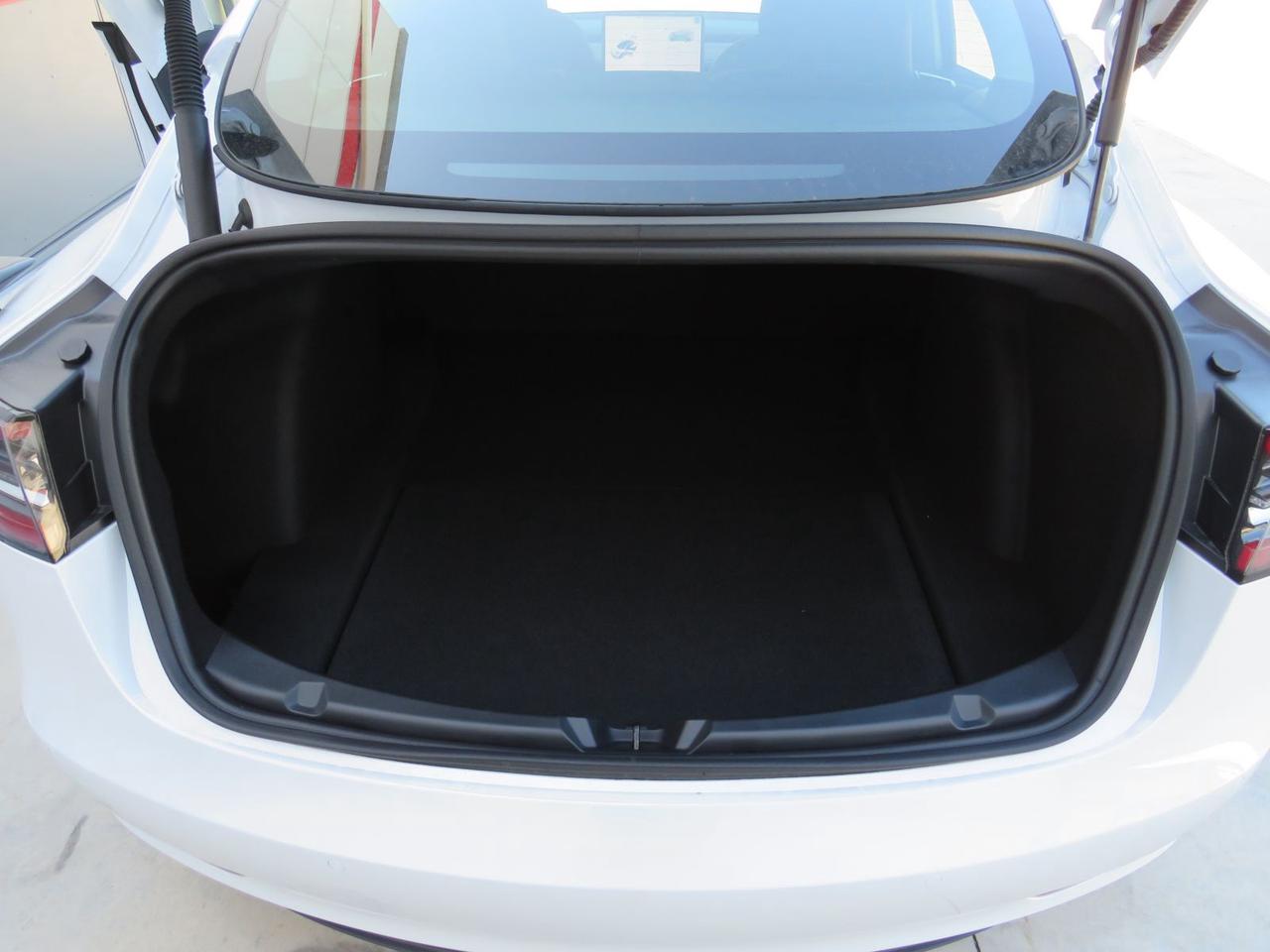 2022 Tesla Model 3 LONG RANGE (** ALLOY WHEELS** LEATHER SEATS** POWER DRIVERS/PASSENGER SEATS** AUTOPILOT** AWD**POWER HATCH** AUTO HEADLAMPS** BACKUP/SIDE CAMERAS**NAVIGATION**GLASS ROOF**) Photo