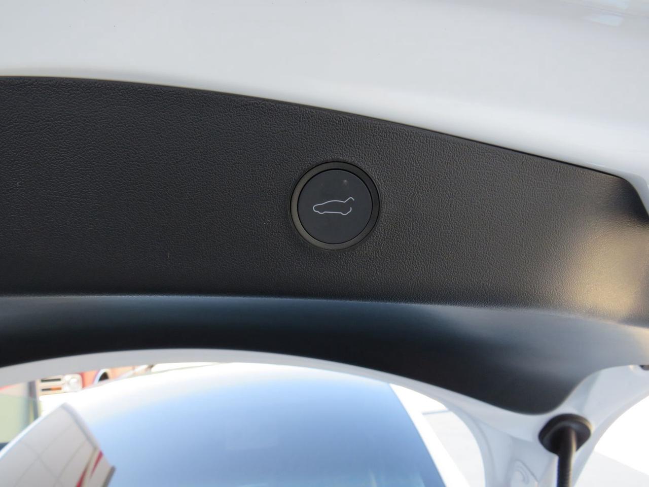 2022 Tesla Model 3 Long Range  |  Alloy Wheels |  Leather Seats |  Power Drivers/Passenger Seats |  Autopilot |  Awd | Power Hatch |  Auto Headlamps |  Backup/Side Cameras | Navigation | Glass Roof | Photo