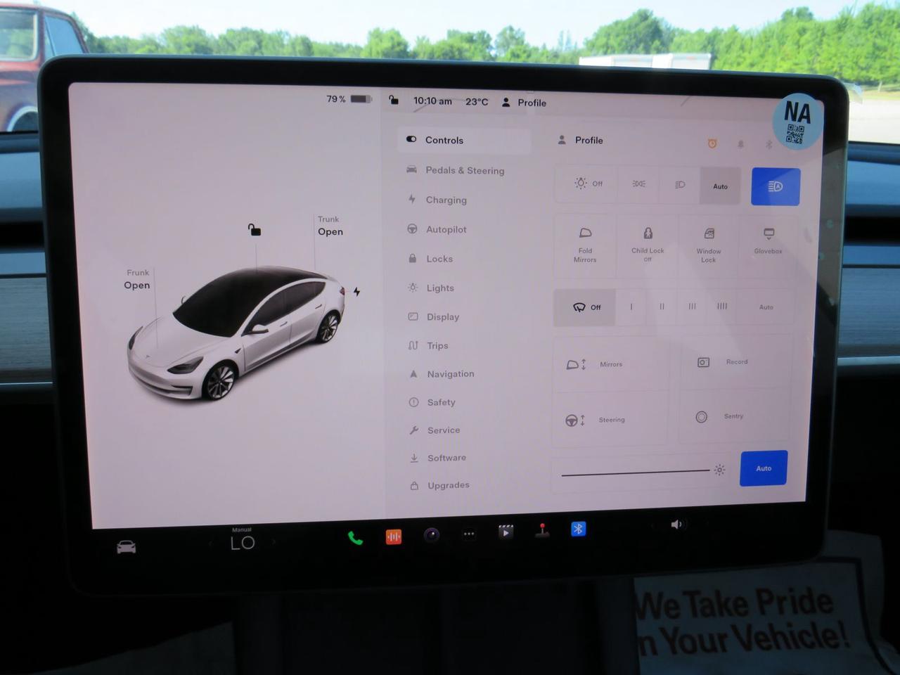 2022 Tesla Model 3 Long Range  |  Alloy Wheels |  Leather Seats |  Power Drivers/Passenger Seats |  Autopilot |  Awd | Power Hatch |  Auto Headlamps |  Backup/Side Cameras | Navigation | Glass Roof | Photo