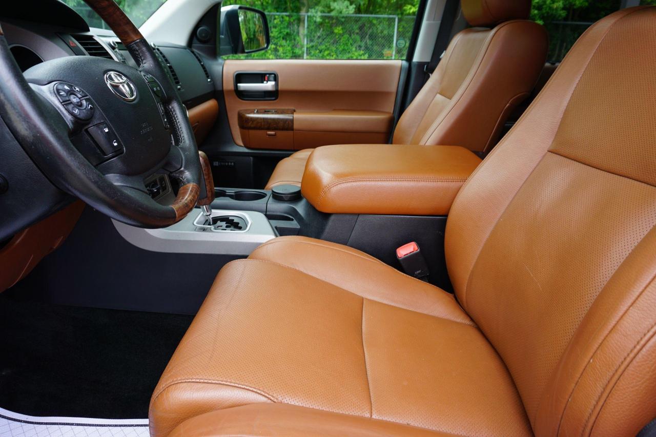 2010 Toyota Sequoia PLATINUM/ NO ACCIDENTS/ STUNNING SHAPE/ CERTIFIED - Photo #9