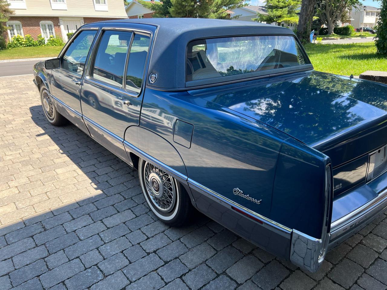 1989 Cadillac Fleetwood  - Photo #2