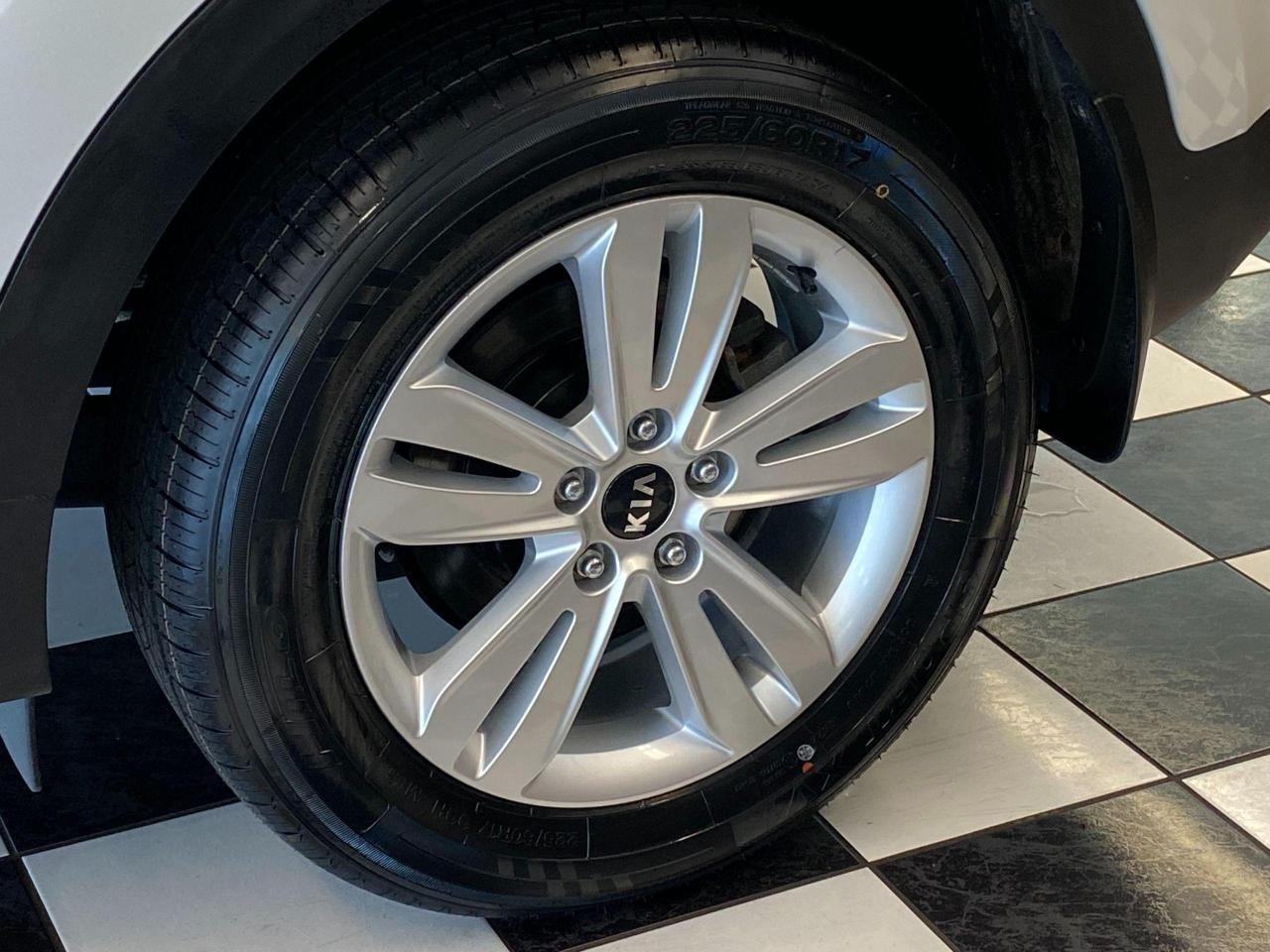 2018 Kia Sportage LX AWD+New Tires+Camera+Heated Seats+CLEAN CARFAX - Photo #50