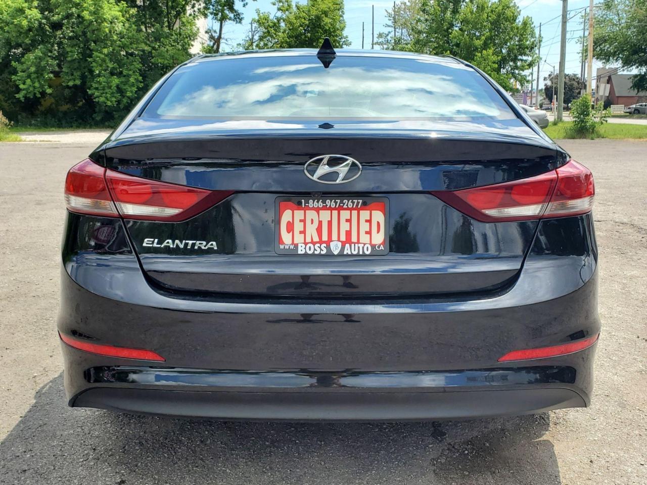 2017 Hyundai Elantra Limited Photo3