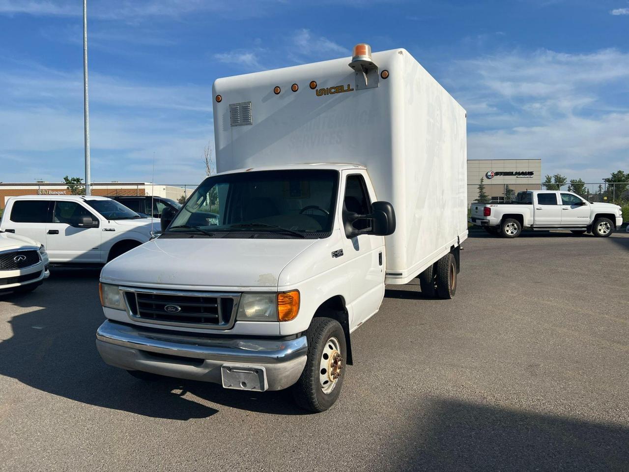 Used 2004 Ford Econoline E-450 Super Duty DRW | $0 DOWN - APPROVED!! for sale in Calgary, AB