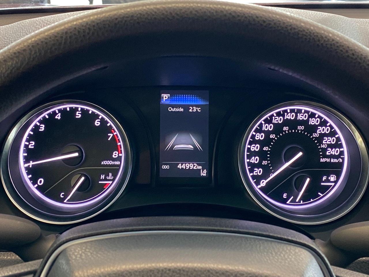 2018 Toyota Camry LE+Camera+Toyota Sense+AdaptiveCruise+CLEAN CARFAX Photo17