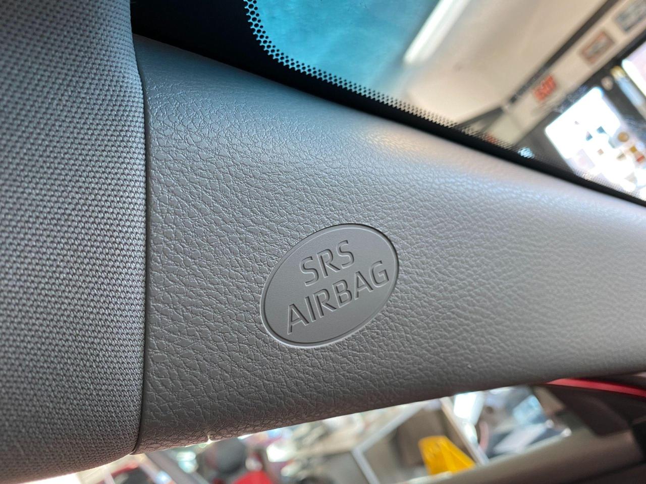 2018 Toyota Camry LE+Camera+Toyota Sense+AdaptiveCruise+CLEAN CARFAX Photo44