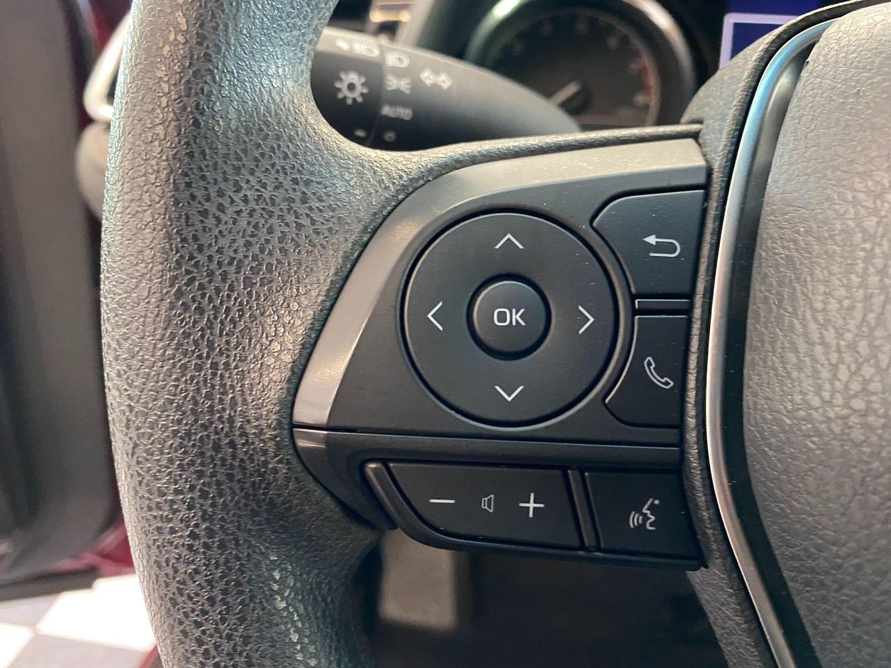 2018 Toyota Camry LE+Camera+Toyota Sense+AdaptiveCruise+CLEAN CARFAX Photo48