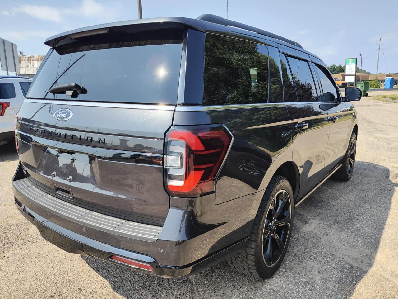 2022 Ford Expedition LTD STEALTH 4X4