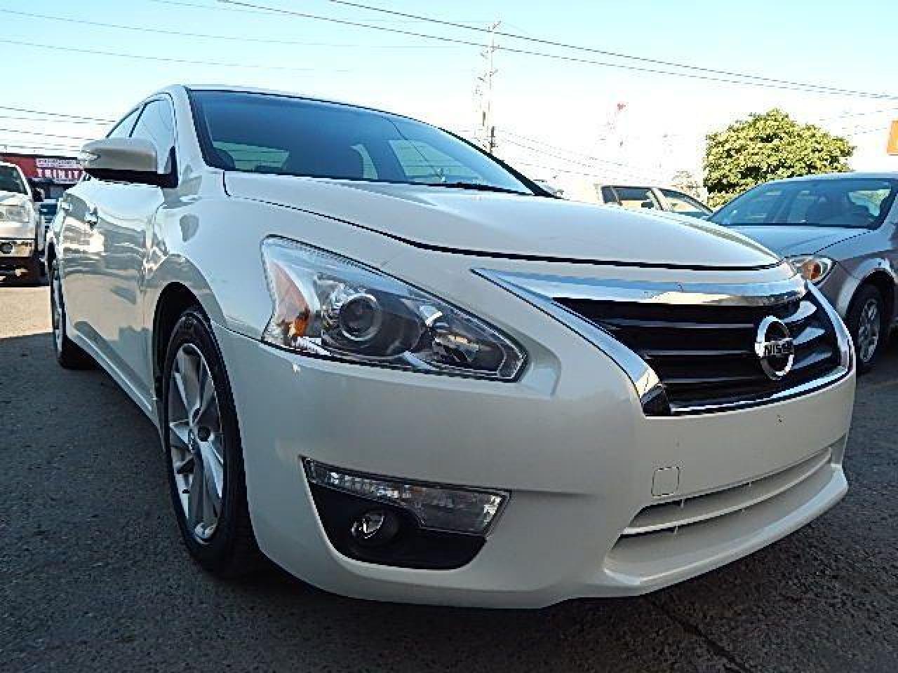 Used 2014 Nissan Altima 2.5 SL for sale in Brampton, ON