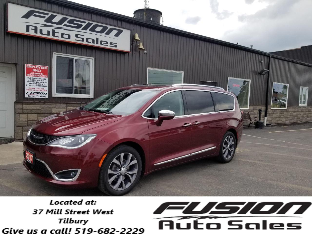 Used 2017 Chrysler Pacifica Limited-DVD-NAV-PAN ROOF-LEATHER-VACCUM-REMOTE STA for sale in Tilbury, ON