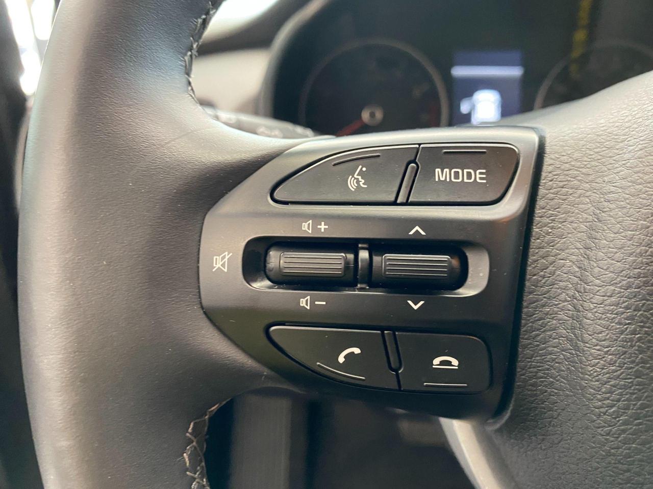 2022 Kia Rio LX+Sunroof+ApplePlay+BlindSpot+Clean Carfax Photo46