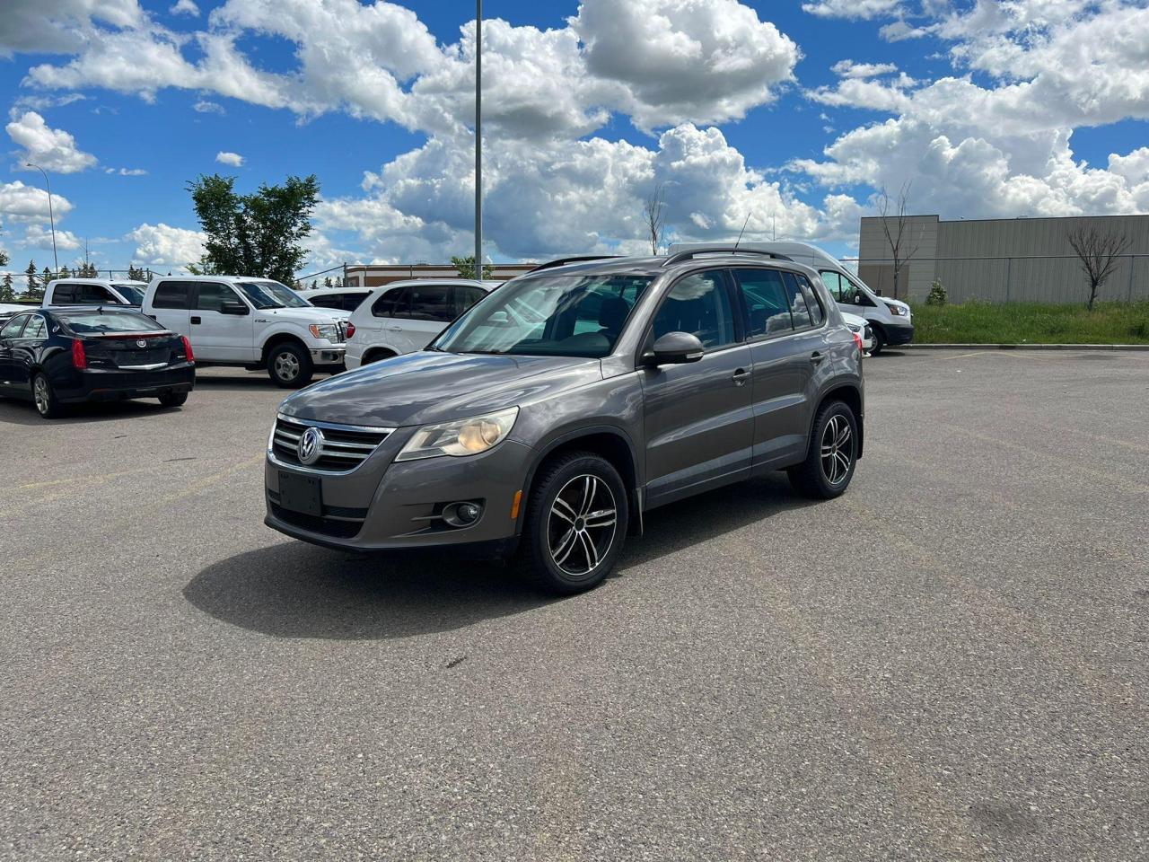 Used 2009 Volkswagen Tiguan | $0 DOWN - EVERYONE APPROVED!! for sale in Calgary, AB