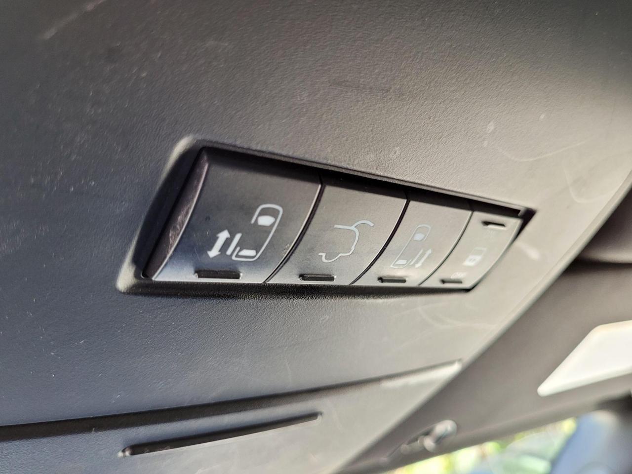 2011 Dodge Grand Caravan R/T Photo