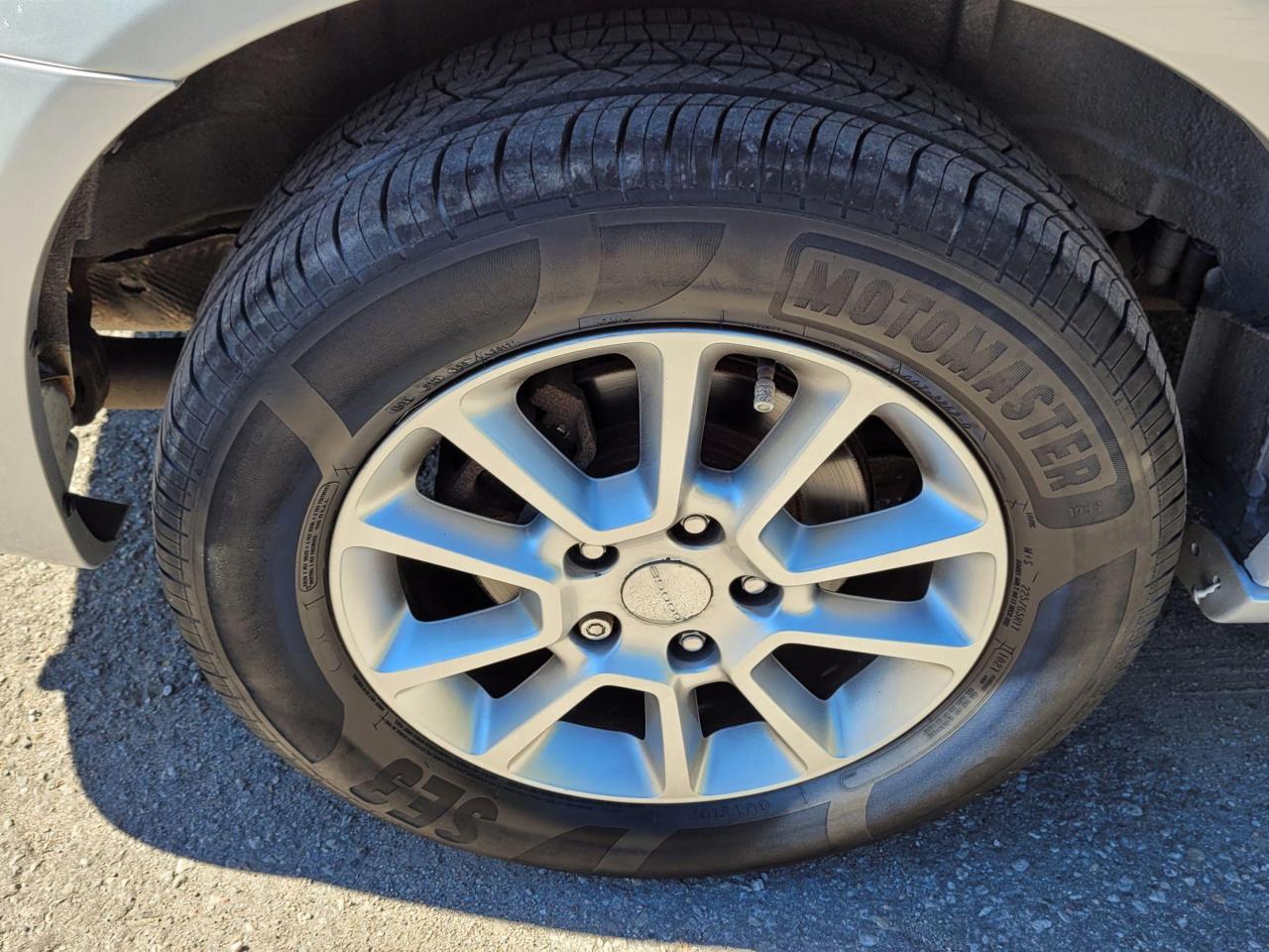 2011 Dodge Grand Caravan R/T Photo