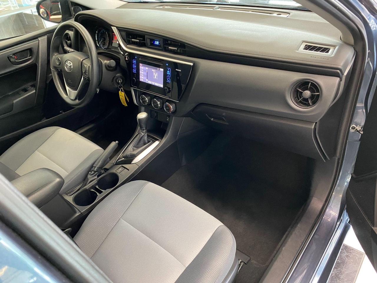 2017 Toyota Corolla CE+New Tires+A/C+Bluetooth+CLEAN CARFAX Photo20