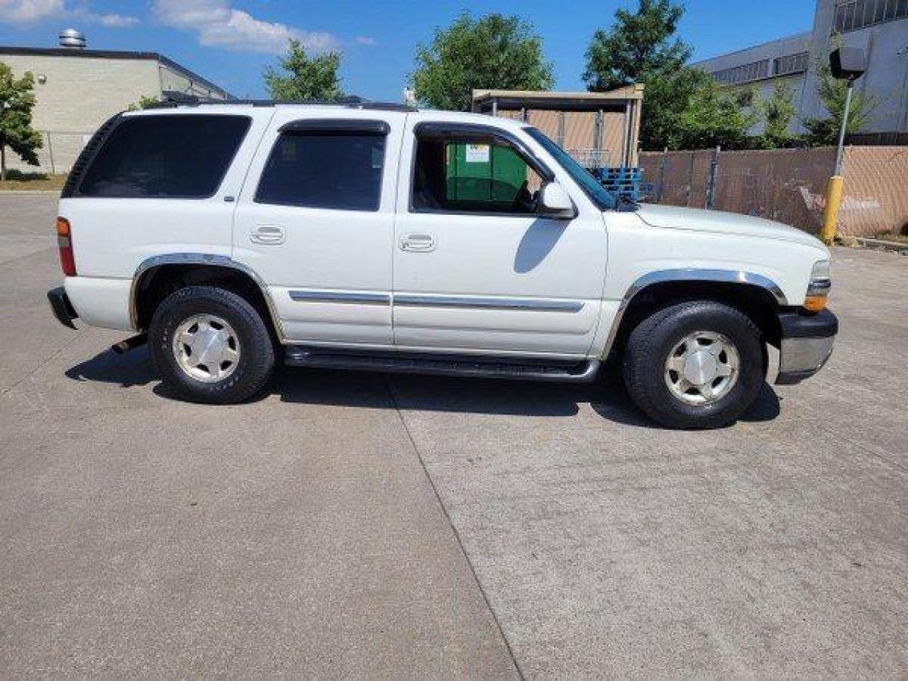 2003 GMC Yukon Leather , sunroof , 4x4 , 3 Years Warranty Availab