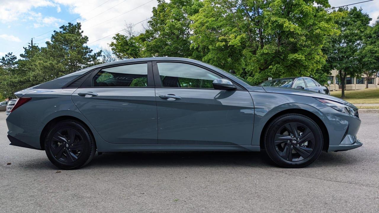 2021 Hyundai Elantra Preferred IVT Photo2