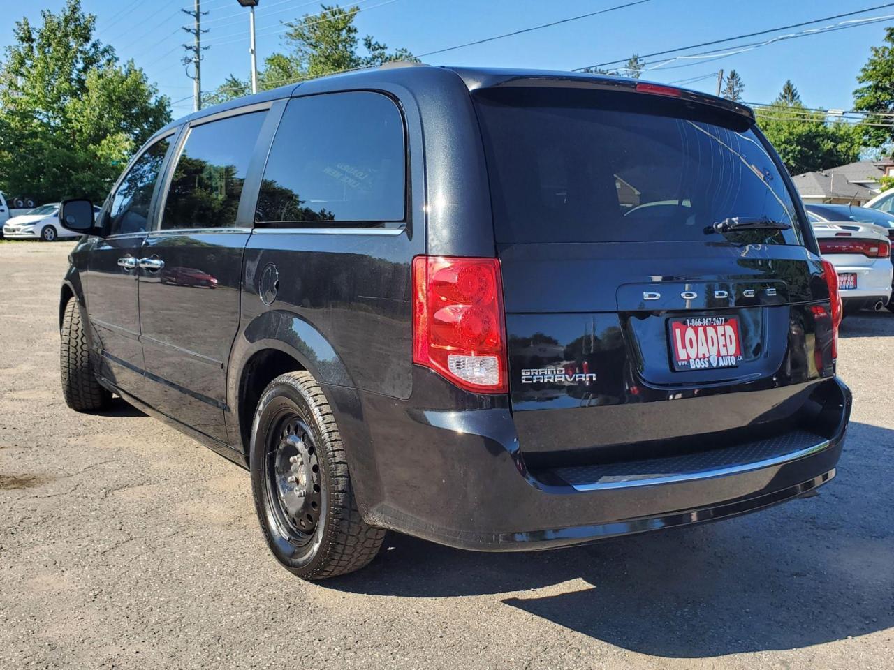 2016 Dodge Grand Caravan Crew Plus Photo2