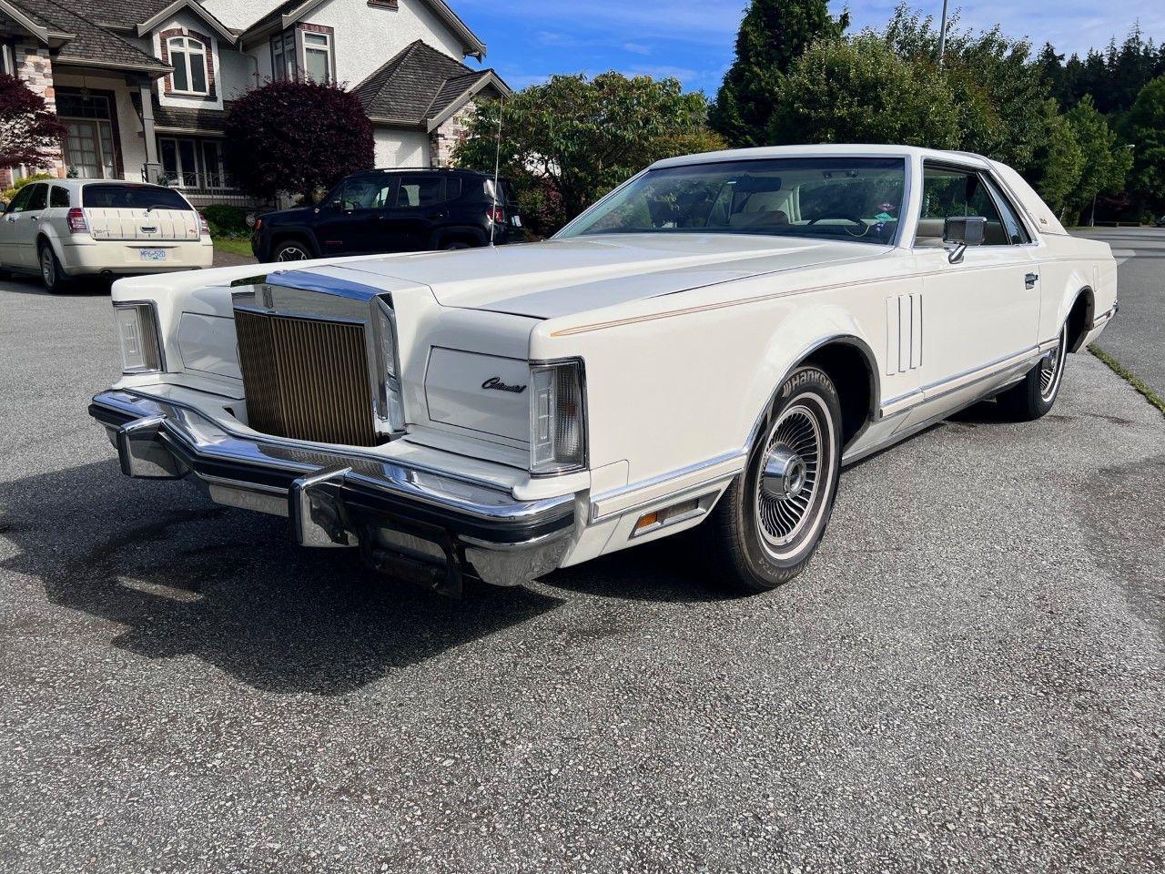 Photo of White 1979 Lincoln Continental Mark V 