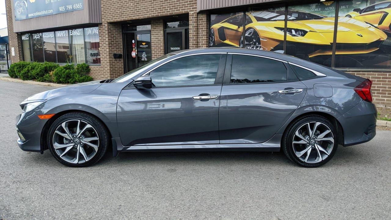 2019 Honda Civic Touring CVT Photo2