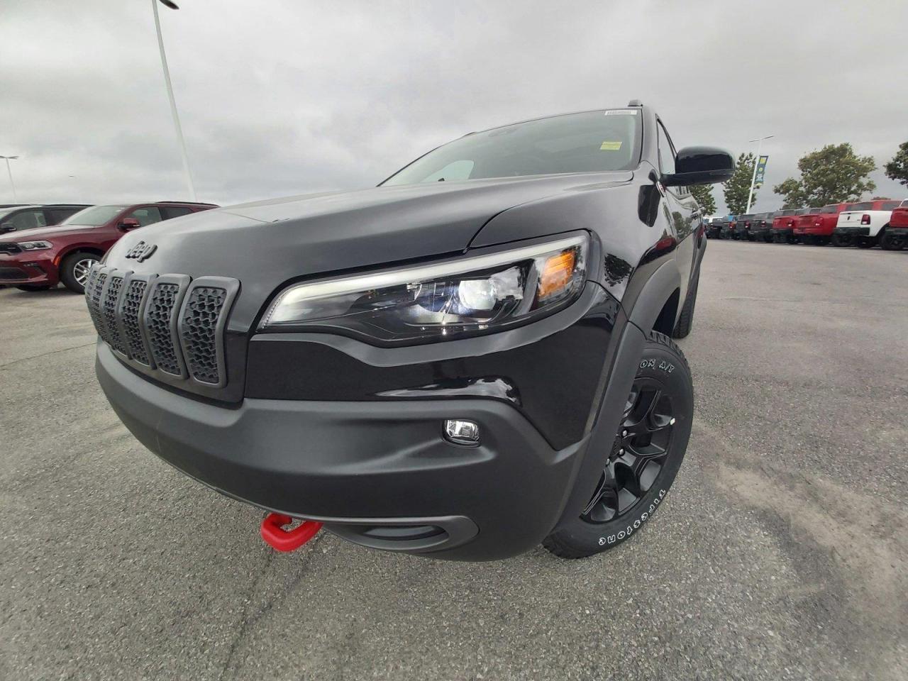 2022 Jeep Cherokee Trailhawk Photo2