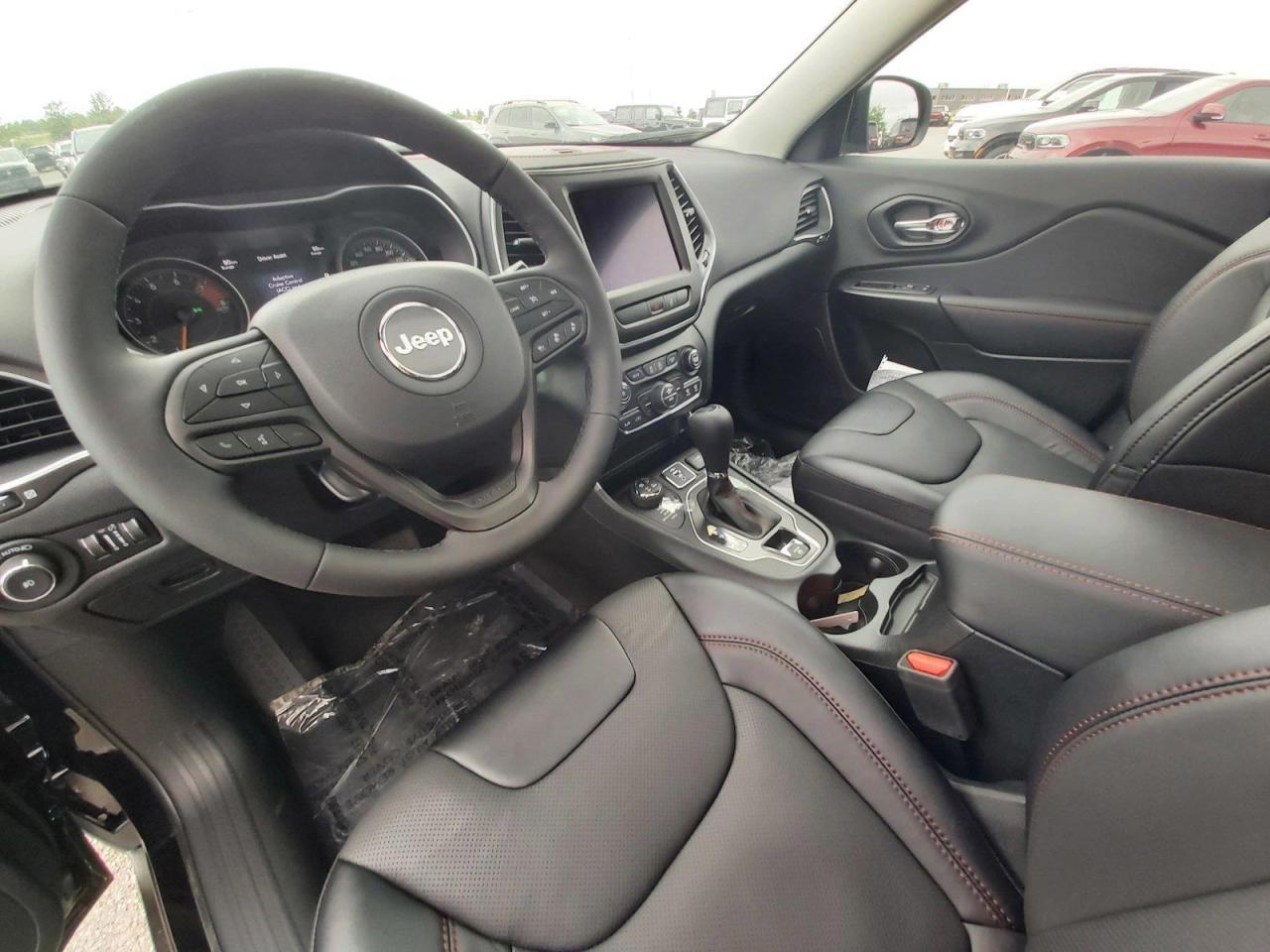 2022 Jeep Cherokee Trailhawk Photo3