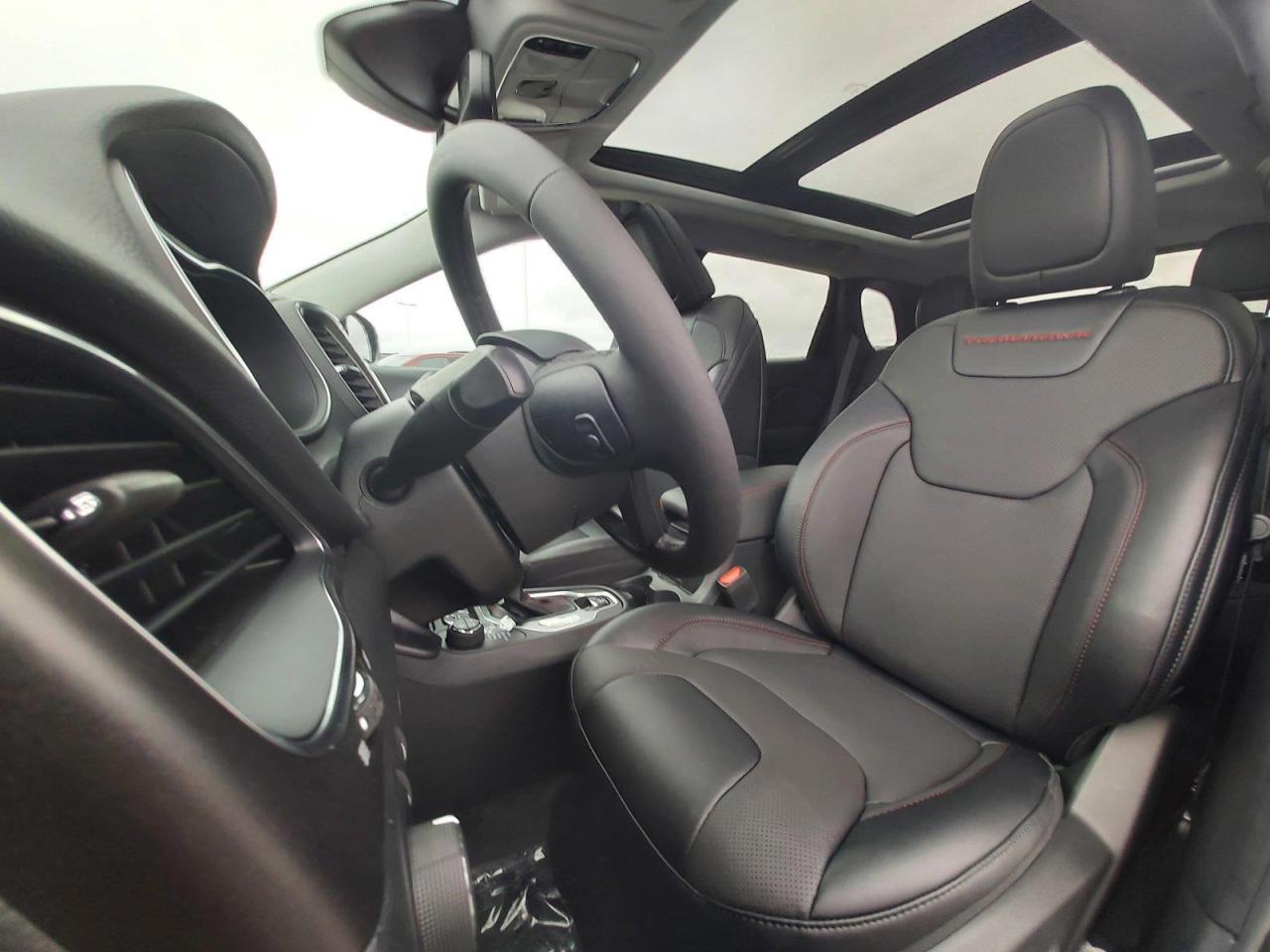 2022 Jeep Cherokee Trailhawk Photo4