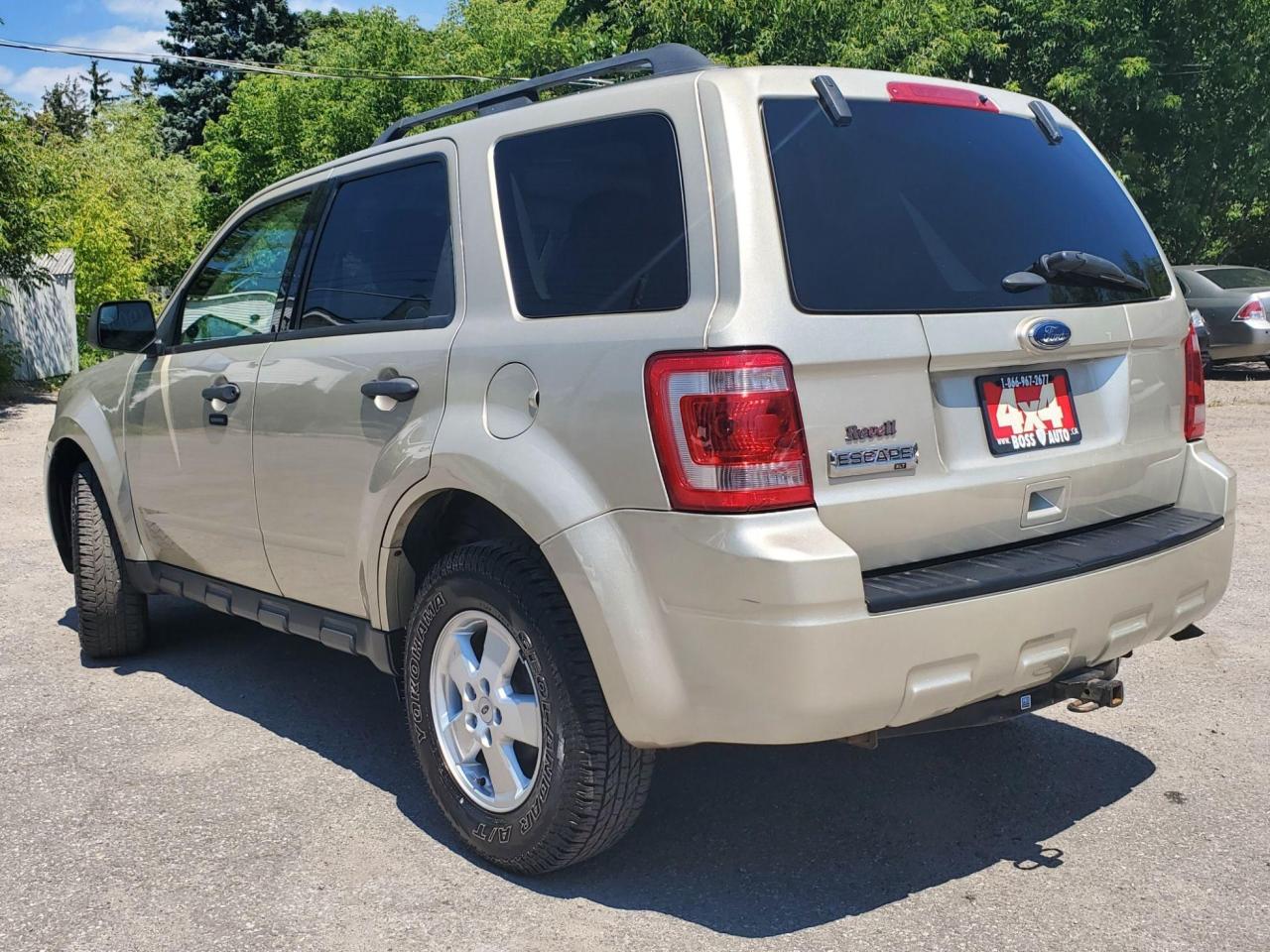 2012 Ford Escape XLT 4WD Photo2