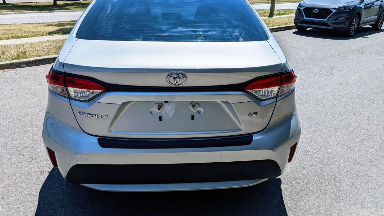 2022 Toyota Corolla LE Photo3