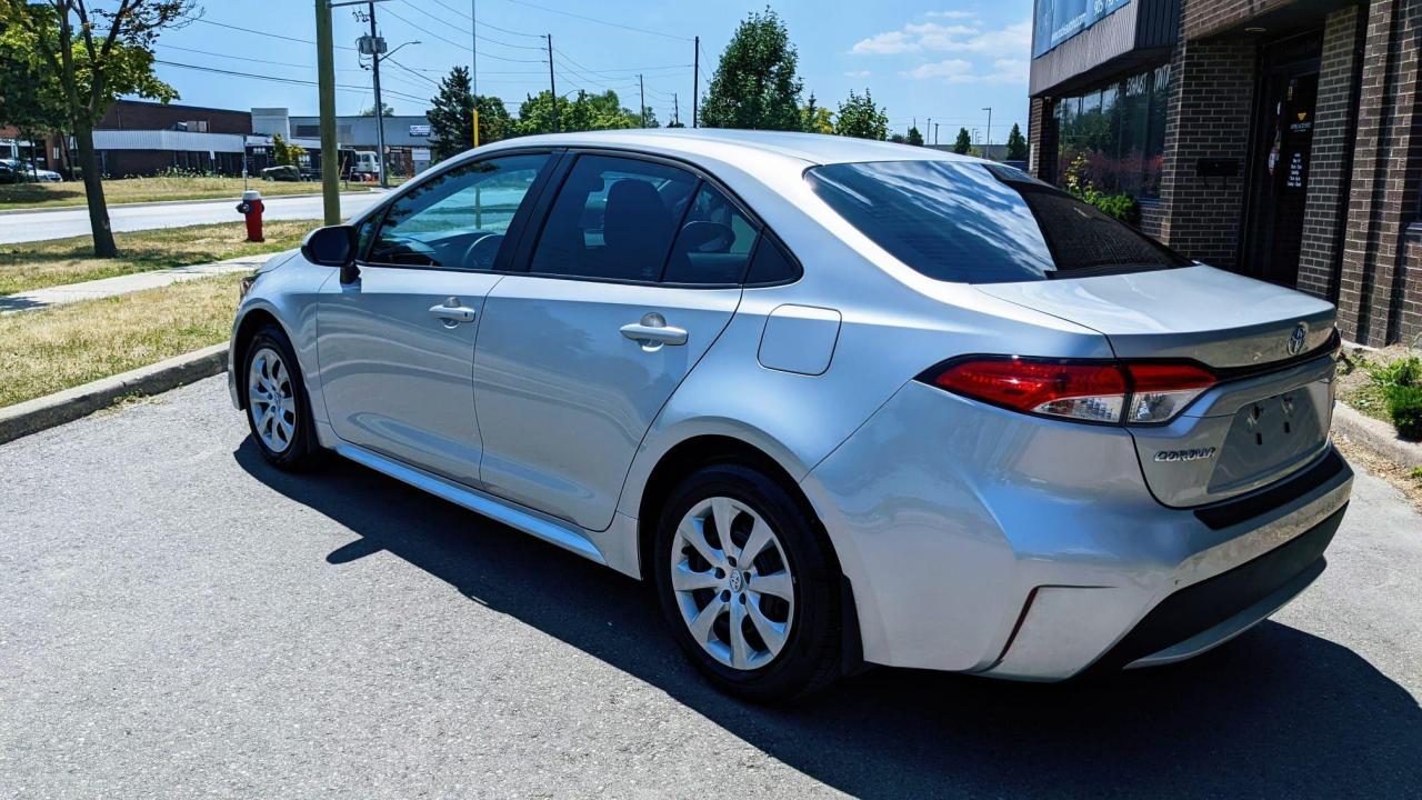 2022 Toyota Corolla LE Photo4