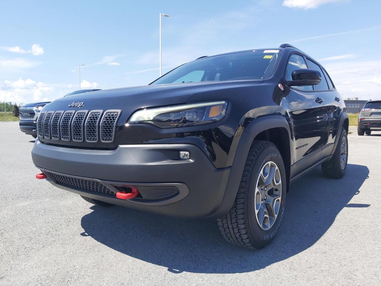 2022 Jeep Cherokee Trailhawk Photo2