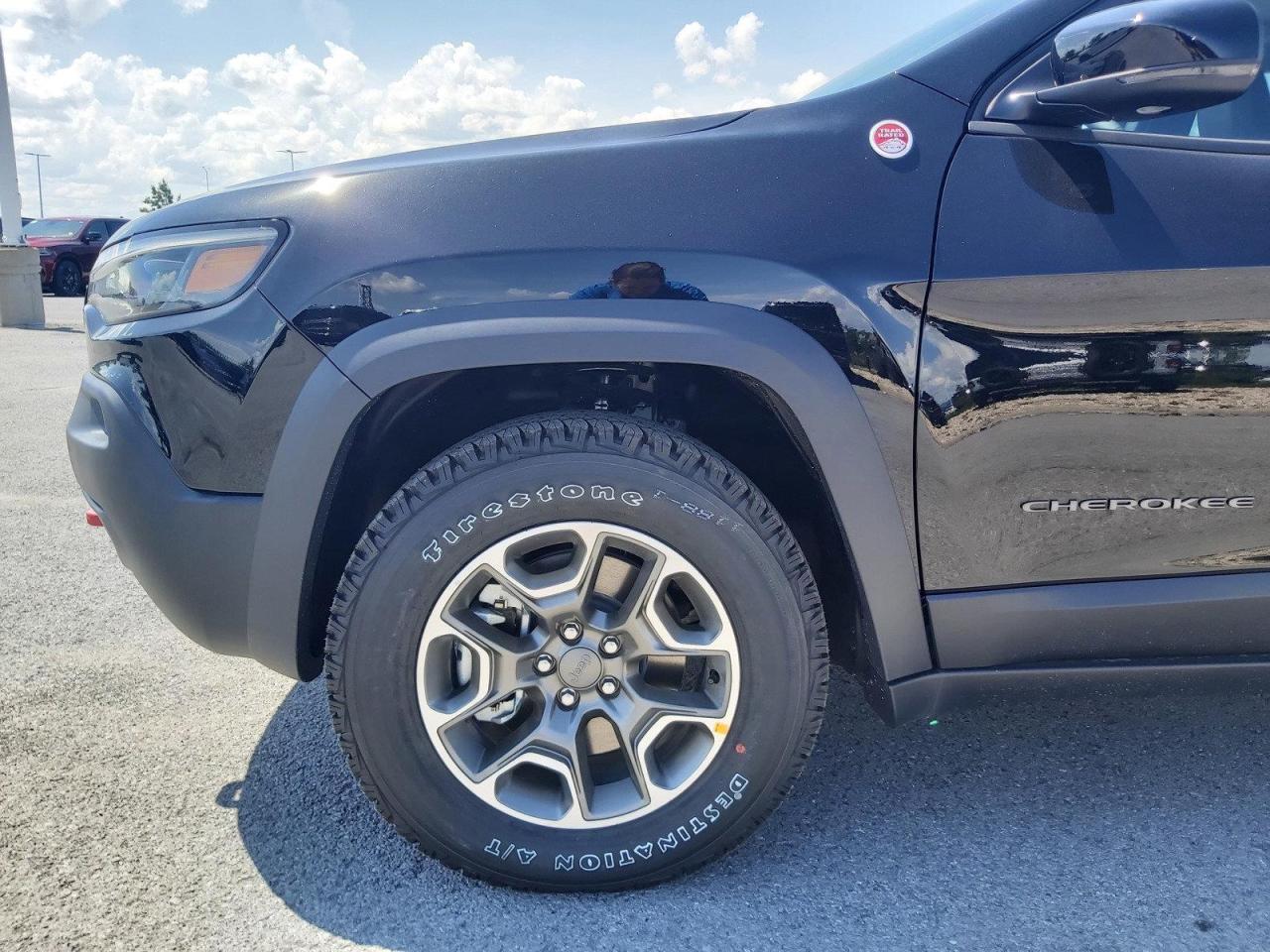 2022 Jeep Cherokee Trailhawk Photo3