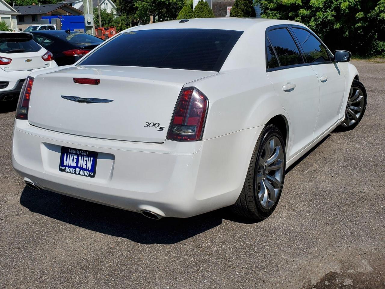 2014 Chrysler 300 S Photo